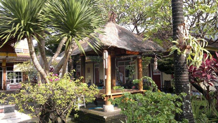 Surf Doggie Inn Kuta Lombok Exterior foto