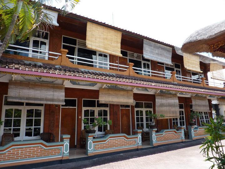 Surf Doggie Inn Kuta Lombok Exterior foto